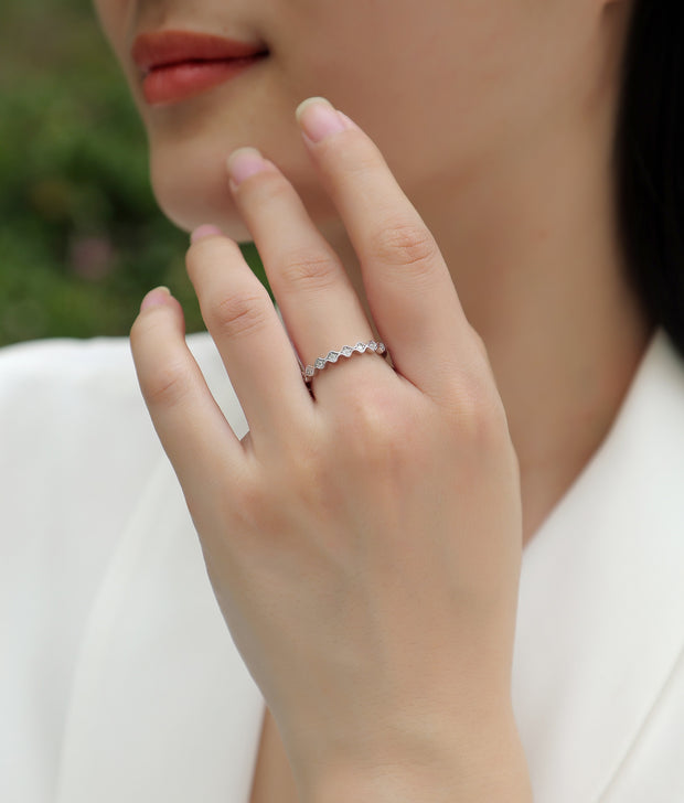 Sparkling - A Wedding Ring Set With Top-quality Moissanite S925 Silver And Platinum-plated Diamond. The Ring Can Be Inspected With A Diamond Pen