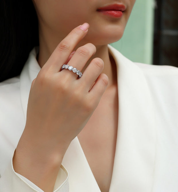 Dazzling Moment - A Wedding Ring Set With Top-quality Round 5.0 Moissanite S925 Silver And Platinum-plated Diamond. The Ring Can Be Inspected With A Diamond Pen