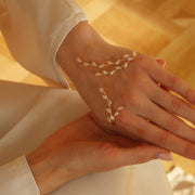 Female Geometric Heavy Industry Inlaid Zircon Leaf Bracelet