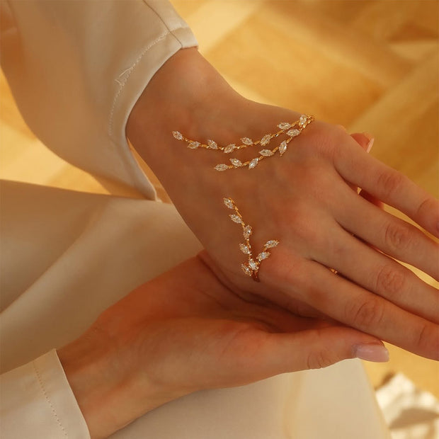 Female Geometric Heavy Industry Inlaid Zircon Leaf Bracelet