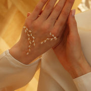 Female Geometric Heavy Industry Inlaid Zircon Leaf Bracelet