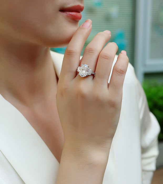 Crown Of Radiance - Set With Top-quality Egg-shaped Moissanite S925 Silver And Platinum-plated Diamond Wedding Ring. The Ring Can Be Inspected With A Diamond Pen