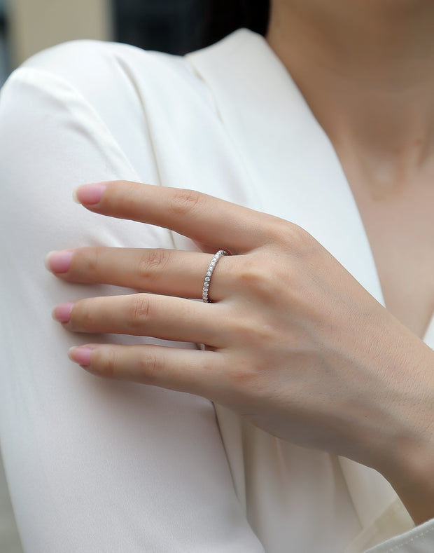 Daytime - A Wedding Ring Set With Top-quality Moissanite S925 Silver And Platinum-plated Diamond Can Be Tested With A Diamond Pen. The Ring Is In Gold And Rose Gold